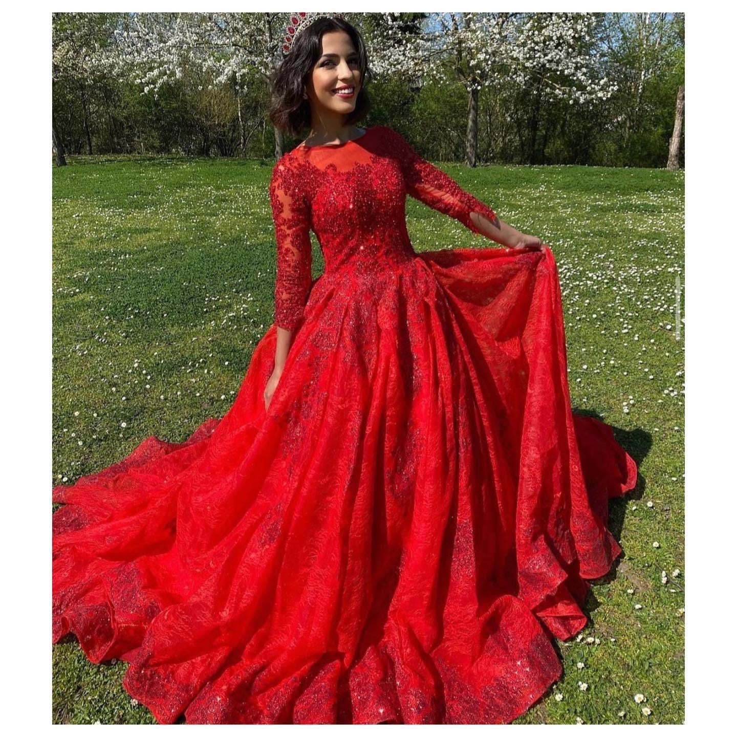 Flared ball gown in red